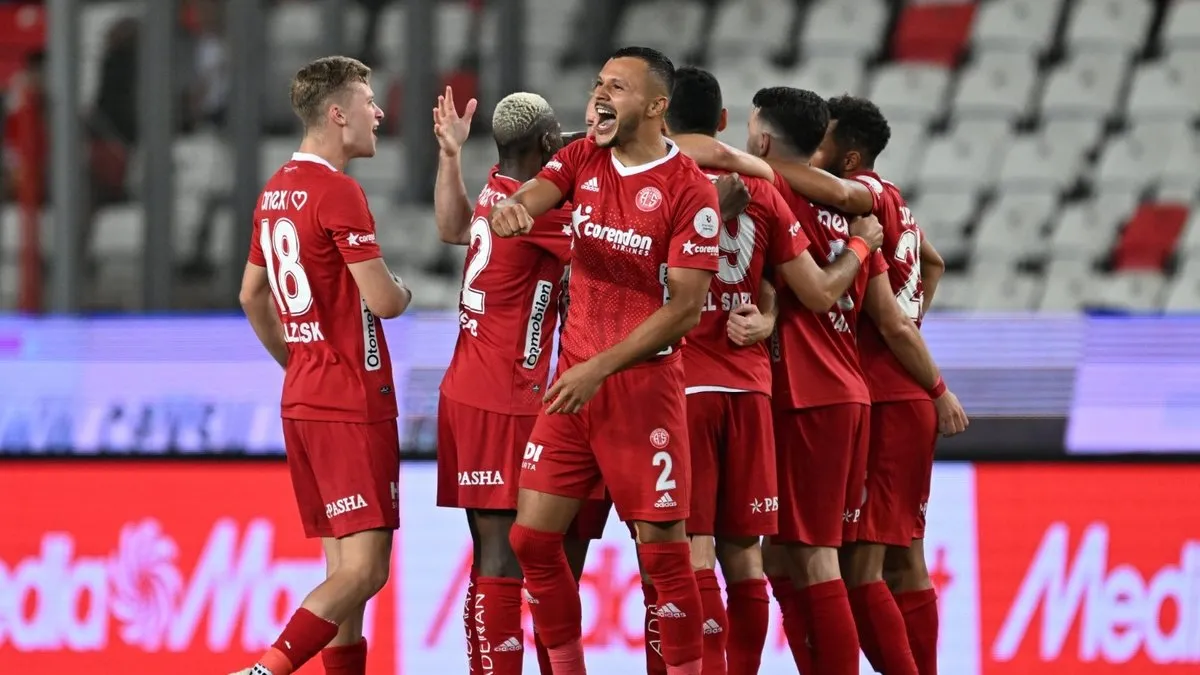 Antalyaspor, Adana Demirspor’u 90+8’de yıktı