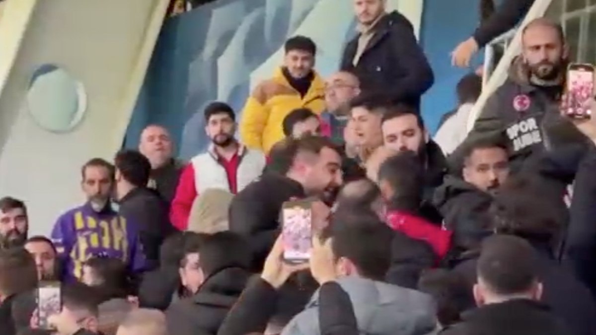 Fenerbahçeli yöneticiler ile Eyüpsporlu taraftarlar arasında gerginlik çıktı