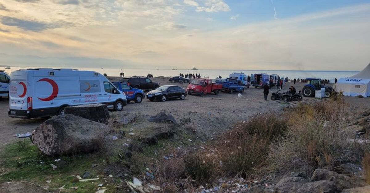 Samsun’da kaybolan 2 balıkçıyı arama çalışmaları sürüyor