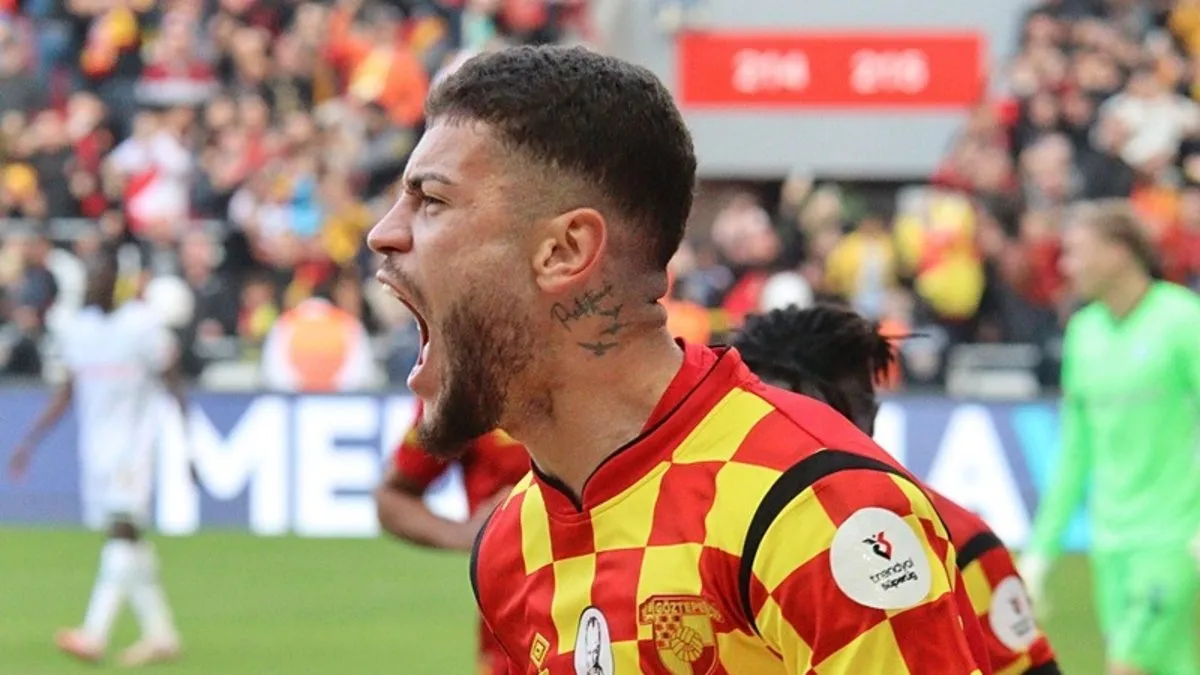 Romulo için Feyenoord iddiası! Kafasını karıştırdı…