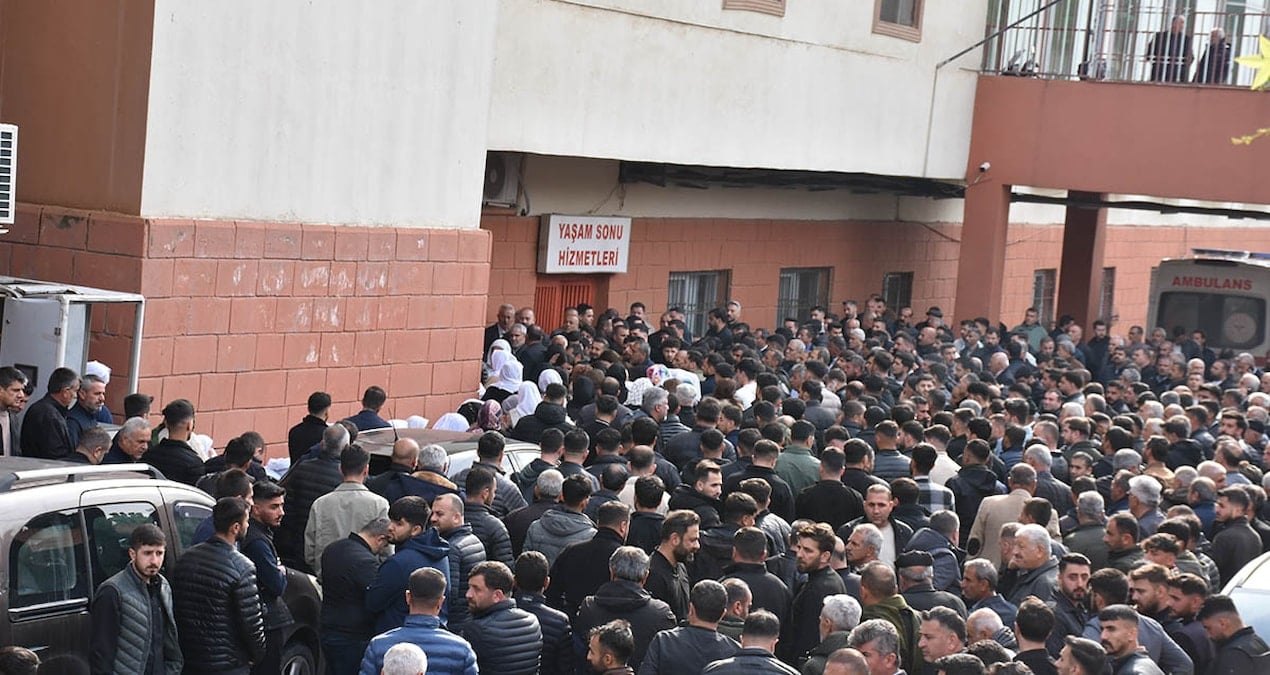 Kömür ocağında üzerine kaya düşen iş makinesinin operatörü öldü